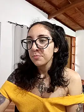 Snapshot of Melinerd chatting on 11/27/25, 05:24 Melinerd online show from 11/27/25, 05:24