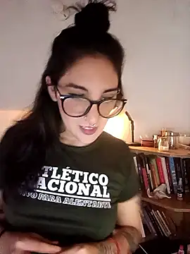 Snapshot of Melinerd chatting on 01/13/26, 05:17 Melinerd online show from 01/13/26, 05:17