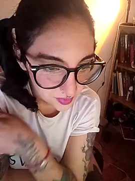 Snapshot of Melinerd chatting on 01/12/26, 04:58 Melinerd online show from 01/12/26, 04:58