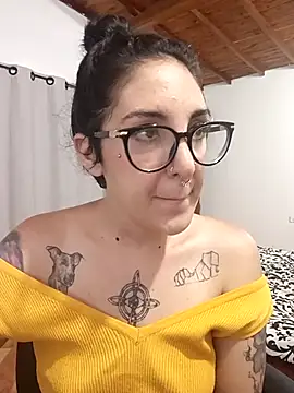 Snapshot of Melinerd chatting on 11/20/25, 07:58 Melinerd online show from 11/20/25, 07:58