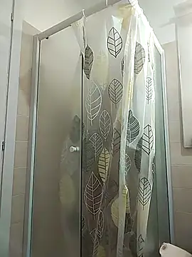 Snapshot of platone09 chatting on 04/08/26, 06:53 platone09 online show from 04/08/26, 06:53