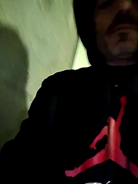 Snapshot of platone09 chatting on 12/22/25, 05:24 platone09 online show from 12/22/25, 05:24