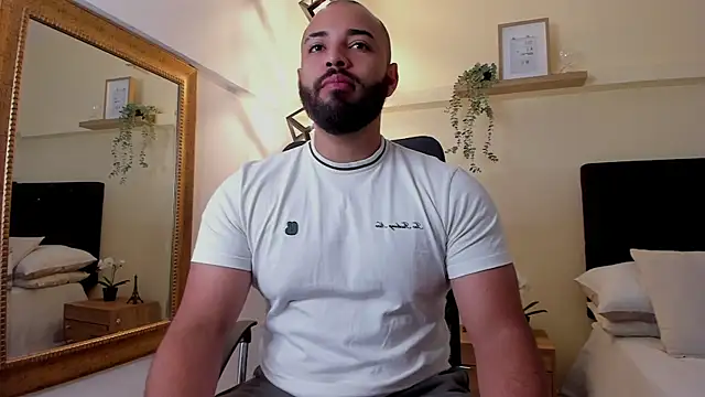 Snapshot of Chris_Varden chatting on 05/21/26, 03:37 Chris Varden online show from 05/21/26, 03:37