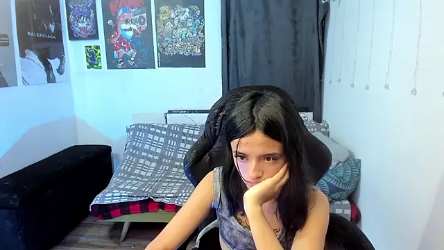 Snapshot of Candy__Girll18 chatting on 02/21/26, 11:29 Candy Girll18 online show from 02/21/26, 11:29