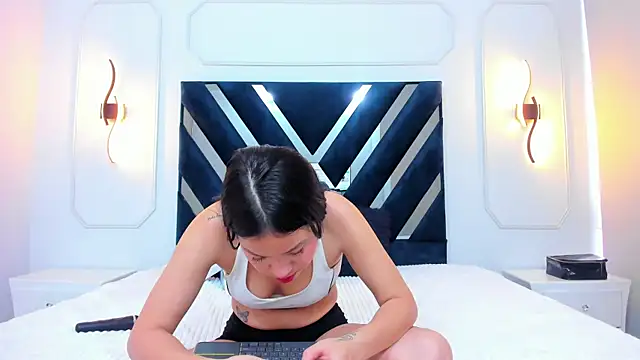 Emily Frostt online show from 11/22/25, 07:57