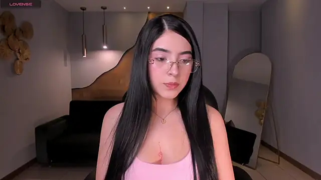 Snapshot of HaileyRoss_ chatting on 06/05/26, 02:16 HaileyRoss online show from 06/05/26, 02:16