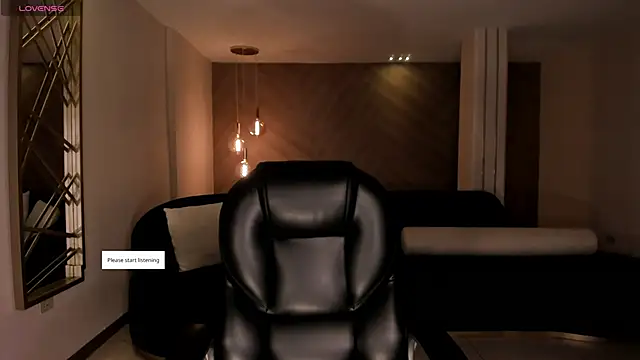 Snapshot of HaileyRoss_ chatting on 06/08/26, 11:11 HaileyRoss online show from 06/08/26, 11:11