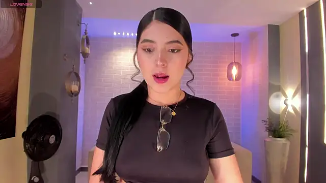 HaileyRoss  online show from 03/31/26, 11:45