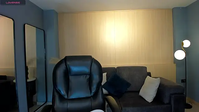 ZaraKafruni online show from 02/22/26, 11:39