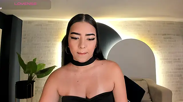 SophieLanne online show from 12/14/25, 04:08