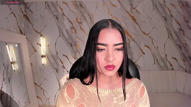 SophieLanne online show from 01/12/26, 05:36