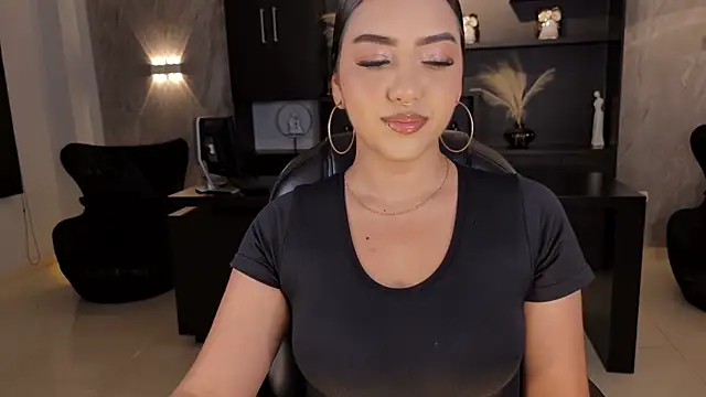 SophieLanne online show from 07/13/26, 02:00