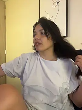 LaraDanverss online show from 04/02/26, 10:49