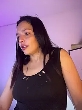 Snapshot of LaraDanverss chatting on 12/14/25, 07:08 LaraDanverss online show from 12/14/25, 07:08