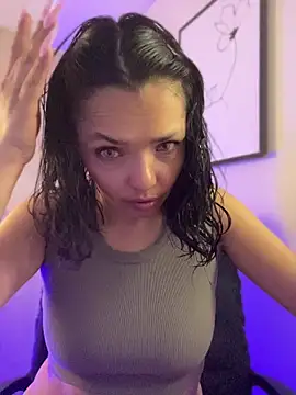 LaraDanverss online show from 04/16/26, 09:04