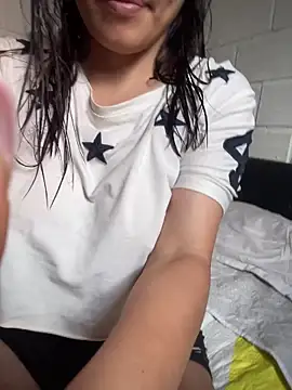 Snapshot of LaraDanverss chatting on 11/26/25, 06:52 LaraDanverss online show from 11/26/25, 06:52