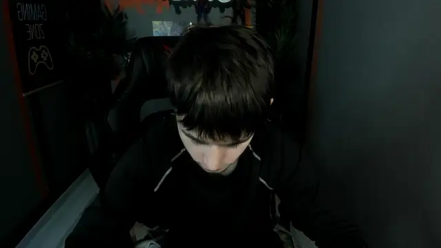 AlejandroEllias online show from 03/29/26, 01:46