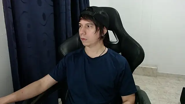 Daniell Young online show from 11/18/25, 07:33