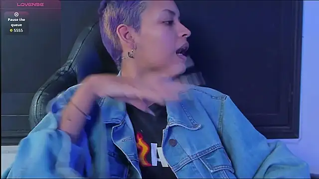 Anny Kiitty online show from 11/28/25, 04:23