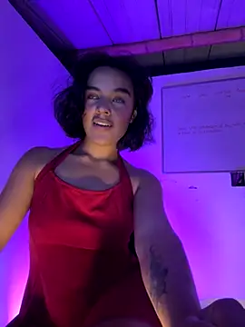 Snapshot of mariethebush chatting on 11/17/25, 01:42 mariethebush online show from 11/17/25, 01:42