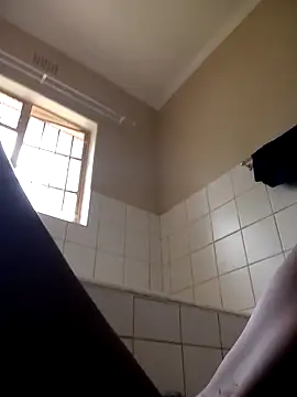 Snapshot of adolpm2m chatting on 11/17/25, 11:47 adolpm2m online show from 11/17/25, 11:47