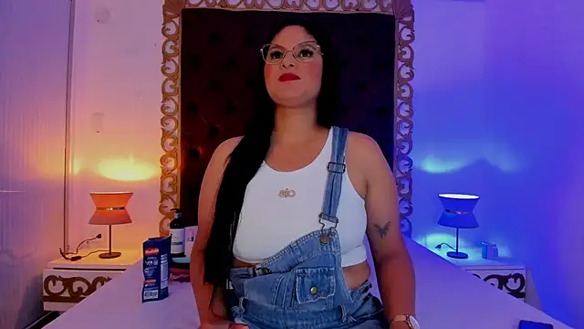 Snapshot of AlinaMilf chatting on 02/27/26, 07:46 AlinaMilf online show from 02/27/26, 07:46