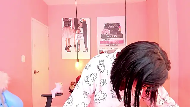 Snapshot of Milu_carbajal_x chatting on 02/13/26, 01:00 Milu carbajal x online show from 02/13/26, 01:00