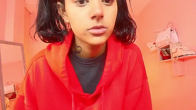 Snapshot of Milu_carbajal_x chatting on 01/16/26, 01:04 Milu carbajal x online show from 01/16/26, 01:04