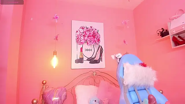 Snapshot of Milu_carbajal_x chatting on 02/18/26, 03:48 Milu carbajal x online show from 02/18/26, 03:48