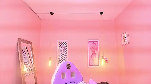 Snapshot of Milu_carbajal_x chatting on 02/05/26, 03:24 Milu carbajal x online show from 02/05/26, 03:24