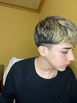 Noah21  online show from 12/13/25, 09:10