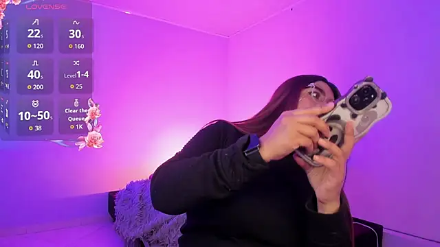 Snapshot of soy-anny1 chatting on 11/28/25, 02:01 soy-anny1 online show from 11/28/25, 02:01