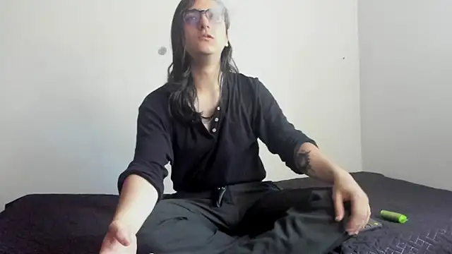 Snapshot of Amoneth_Xx chatting on 01/17/26, 08:12 Amoneth Xx online show from 01/17/26, 08:12