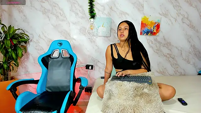 Snapshot of paula_desire chatting on 11/15/25, 09:52 paula desire online show from 11/15/25, 09:52