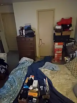 Snapshot of cubhunterpdx chatting on 11/15/25, 08:57 cubhunterpdx online show from 11/15/25, 08:57