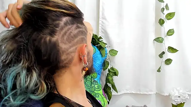 AngelDamianArt online show from 12/05/25, 09:01