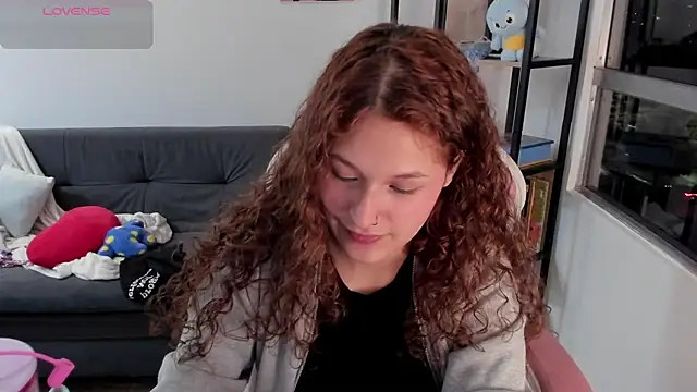 iam Nikki online show from 04/15/26, 02:39