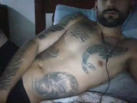 Snapshot of loveSquirtme chatting on 11/15/25, 04:05 loveSquirtme online show from 11/15/25, 04:05