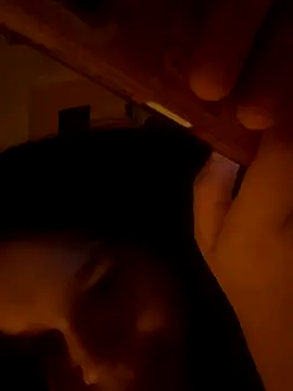 Snapshot of AngelSin04 chatting on 11/16/25, 10:57 AngelSin04 online show from 11/16/25, 10:57