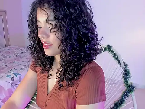 Snapshot of Agsi_goddess chatting on 11/16/25, 04:06 Agsi goddess online show from 11/16/25, 04:06