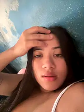 Snapshot of Larissa_xxe chatting on 11/30/25, 01:12 Larissa xxe online show from 11/30/25, 01:12