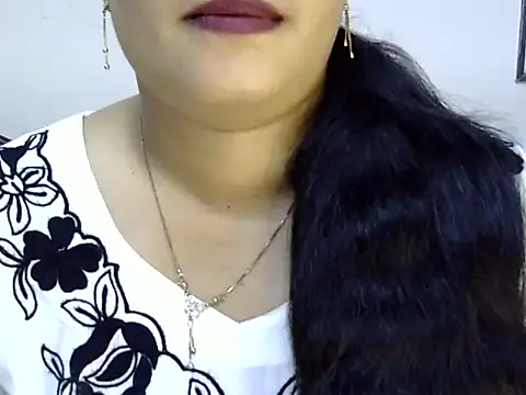 Snapshot of Muskan_Jha chatting on 06/24/26, 01:59 Muskan Jha online show from 06/24/26, 01:59