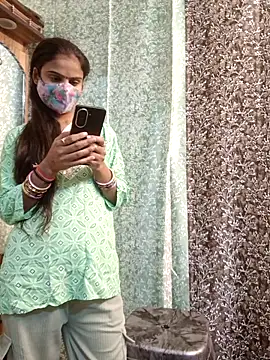 Snapshot of Muskan_12thh chatting on 11/15/25, 05:22 Muskan 12thh online show from 11/15/25, 05:22