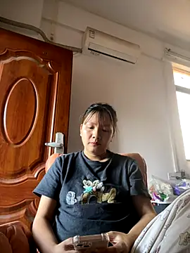 yiyi0316 online show from 11/16/25, 05:56