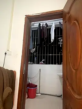 yiyi0316 online show from 11/30/25, 10:27