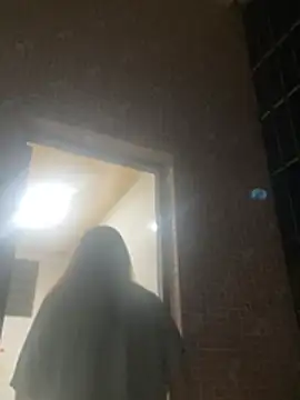 Snapshot of yiyi0316 chatting on 04/11/26, 04:43 yiyi0316 online show from 04/11/26, 04:43