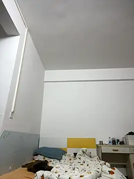 Snapshot of yiyi0316 chatting on 12/05/25, 05:33 yiyi0316 online show from 12/05/25, 05:33