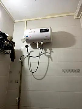 Snapshot of yiyi0316 chatting on 12/03/25, 04:17 yiyi0316 online show from 12/03/25, 04:17