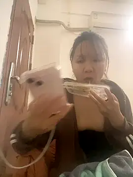 yiyi0316 online show from 11/21/25, 04:50