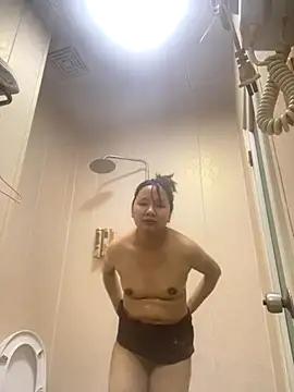 yiyi0316 online show from 11/23/25, 12:48